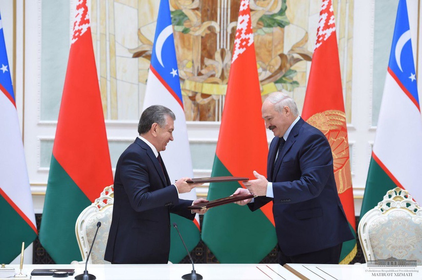 11 документов подписано по итогам встречи президентов Узбекистана и Беларуси