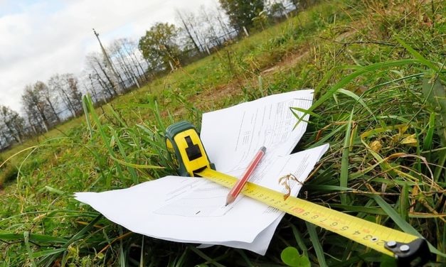 Er uchastkalarini olib qo‘yish va kompensatsiya berishning yangi tartibi belgilandi Er uchastkalarini olib qo‘yish va kompensatsiya berishning yangi tartibi belgilandi