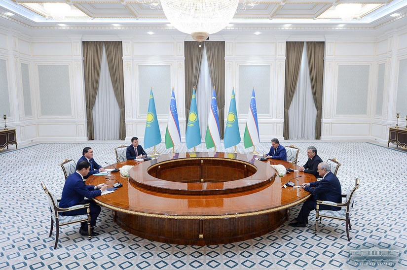 Shavkat Mirziyoyev Qozog‘iston, Qirg‘iz va Tojikiston Respublikalari Bosh vazirlarini qabul qildi Shavkat Mirziyoyev Qozog‘iston, Qirg‘iz va Tojikiston Respublikalari Bosh vazirlarini qabul qildi