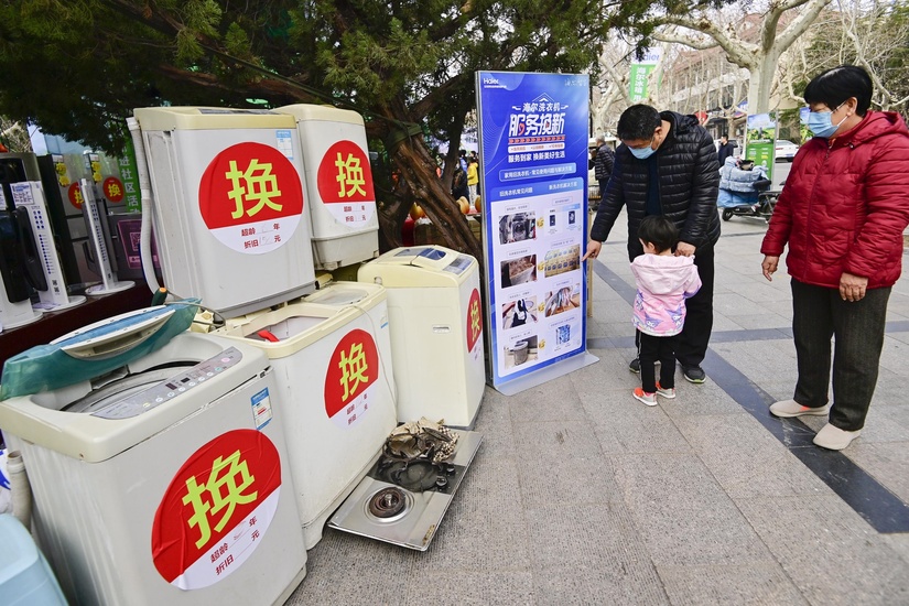 China Wants Everyone to Trade In Their Old Cars, Fridges to Help Save Its Economy