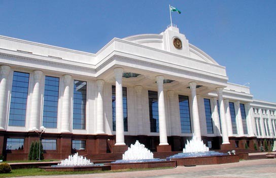 Сенат рассмотрит 10 законов и вопрос сотрудничества Узбекистана с ЕАЭС