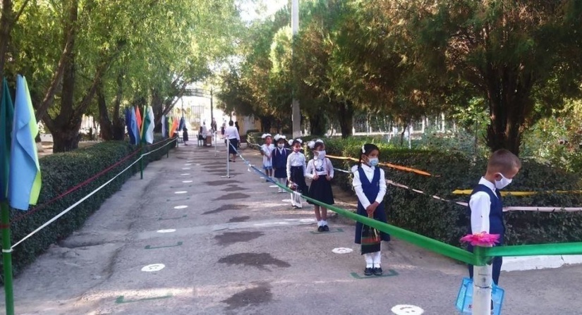 В Узбекистане заработали школы после 6-месячного перерыва