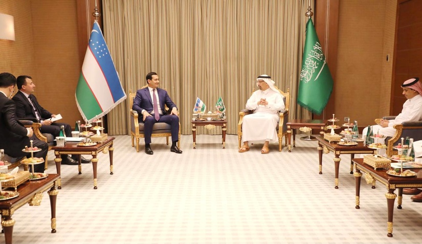 Sardor Umurzakov va Saudiya Arabistoni Podshohligining investitsiyalar vaziri Xolid al-Falih turizm, transport va logistika sohalarida yangi qo‘shma loyihalarni amalga oshirishga kelishib olishdi Sardor Umurzakov va Saudiya Arabistoni Podshohligining investitsiyalar vaziri Xolid al-Falih turizm, transport va logistika sohalarida yangi qo‘shma loyihalarni amalga oshirishga kelishib olishdi