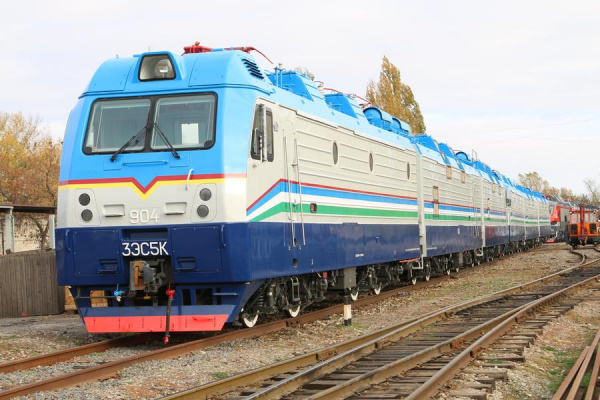 В Узбекистан прибудут пять современных российских электровозов 