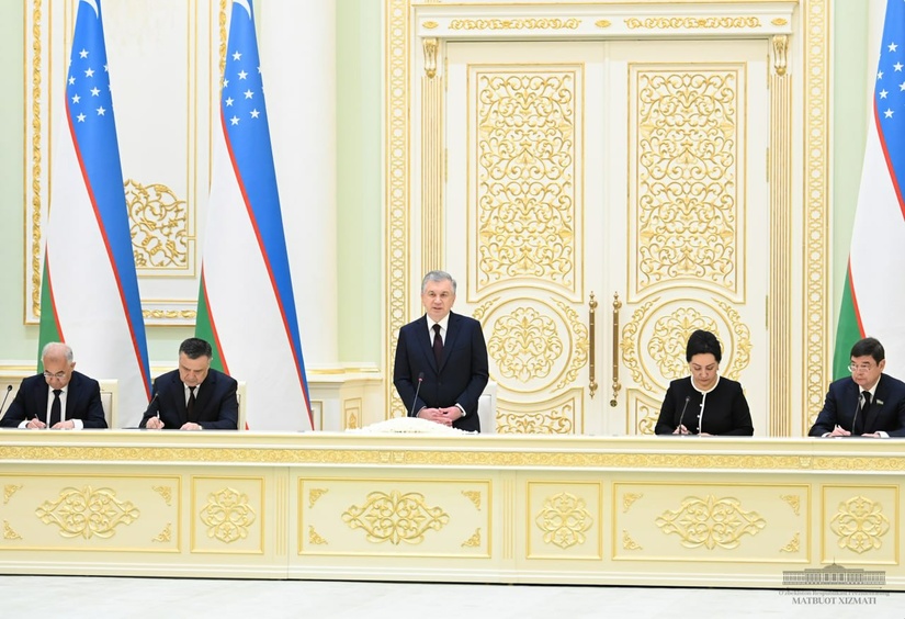 Prezident Shavkat Mirziyoyev O‘zbekiston Respublikasi Konstitutsiyasiga o‘zgartirish kiritish borasida takliflar berdi