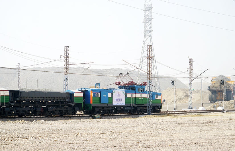 АГМК завершил строительство железнодорожной инфраструктуры для освоения месторождения «Ёшлик I»