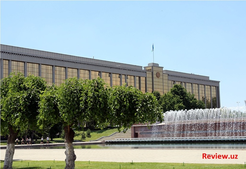 Президент подписал Закон о Кабинете Министров Республики Узбекистан в новой редакции