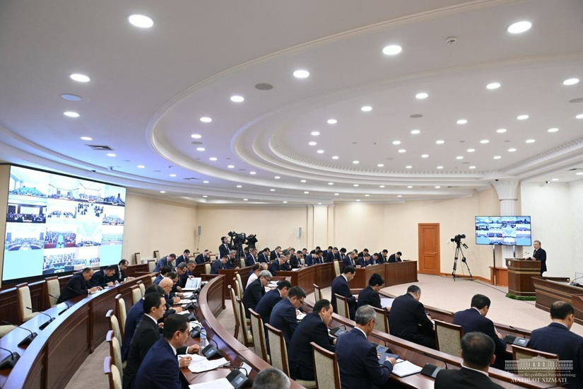 Мутасаддиларга Европага 2023 йилда саноат экспортини 600 та маҳсулотга етказиш вазифаси қўйилди: Президент йиғилишидан асосийлари Мутасаддиларга Европага 2023 йилда саноат экспортини 600 та маҳсулотга етказиш вазифаси қўйилди: Президент йиғилишидан асосийлари
