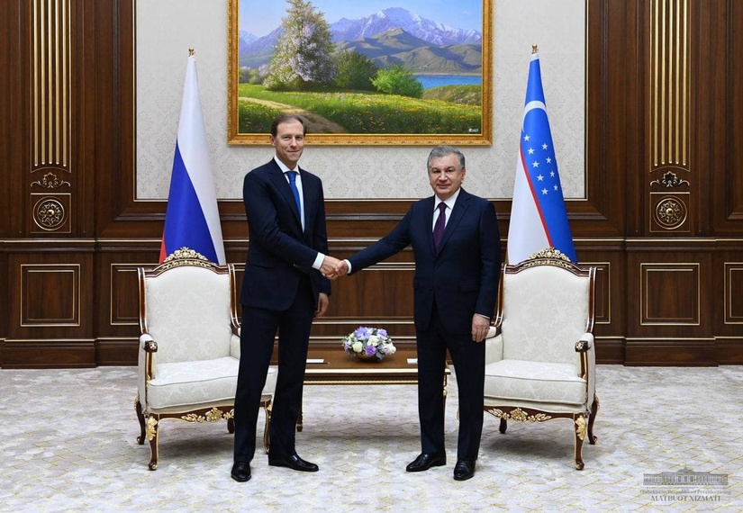 Shavkat Mirziyoyev Rossiya Federatsiyasi sanoat va savdo vaziri Denis Manturovni qabul qildi Shavkat Mirziyoyev Rossiya Federatsiyasi sanoat va savdo vaziri Denis Manturovni qabul qildi