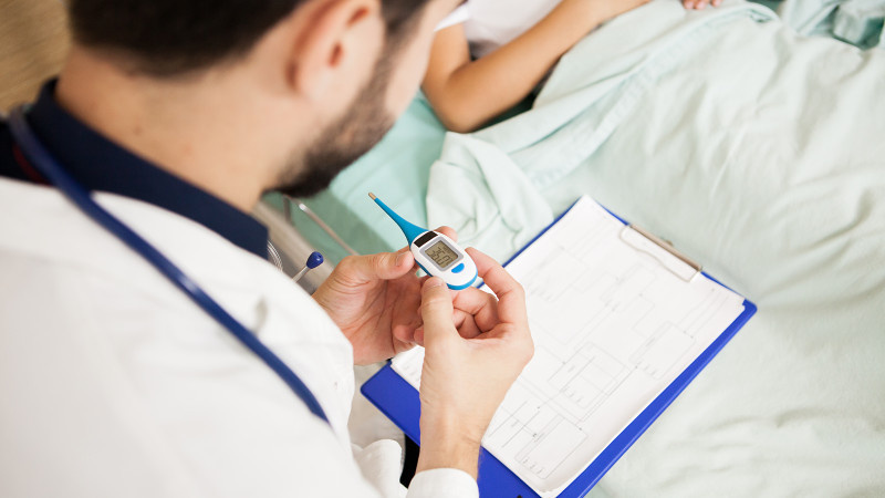 Антикризисные меры и социальная защита: надбавки медработникам, пособия родителям Антикризисные меры и социальная защита: надбавки медработникам, пособия родителям