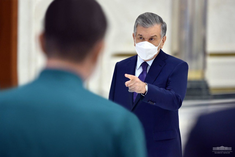 Shavkat Mirziyoyev tibbiyot xodimlarining smenadagi mehnatiga har kuni, o‘z vaqtida haq to‘lash zarurligini aytdi Shavkat Mirziyoyev tibbiyot xodimlarining smenadagi mehnatiga har kuni, o‘z vaqtida haq to‘lash zarurligini aytdi
