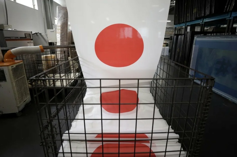Japan Loses Top Creditor Status for First Time in 34 Years