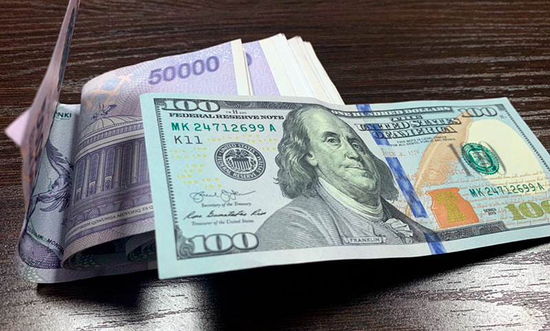 Dollarning rasmiy kursi 13,30 so‘mga pasaydi