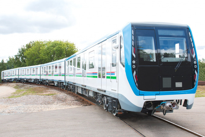 Российский «Метровагонмаш» отправил в Ташкент пять составов поездов метро