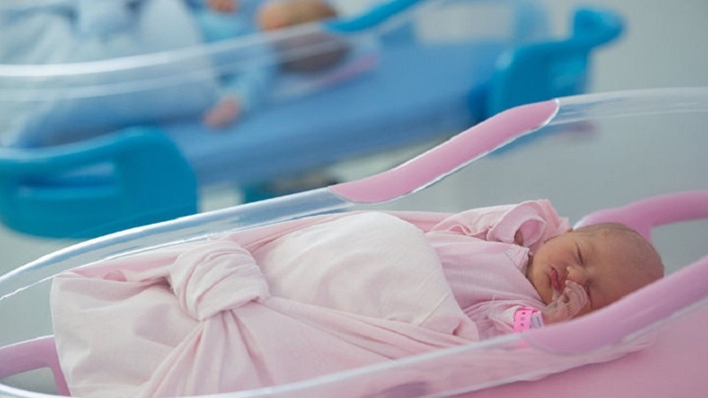 Oila hammomda yalangoch holda Gig porno va qattiq uchlik anal