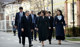 Фоторепортаж: Президент Шавкат Мирзиёев проголосовал на выборах