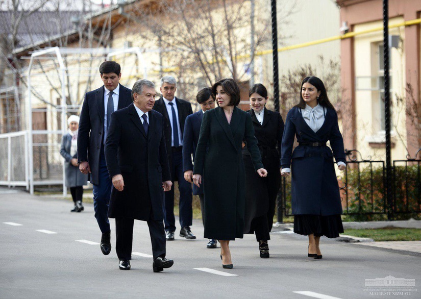 Фоторепортаж: Президент Шавкат Мирзиёев проголосовал на выборах