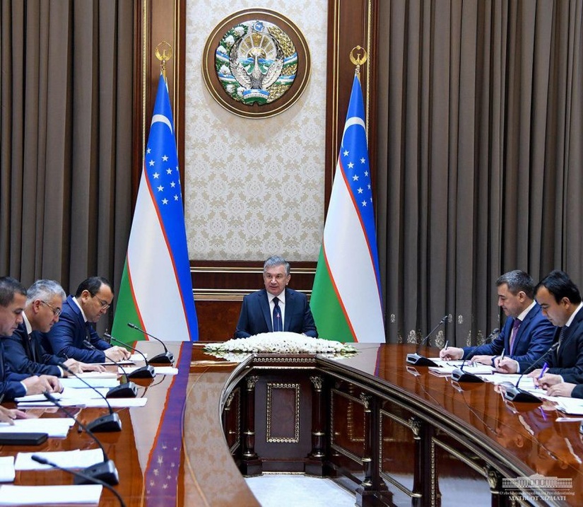 Президент провел совещание по вопросам развития промышленности и нефтегазовой продукции