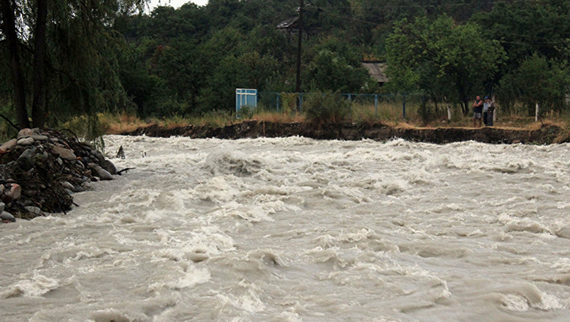 Андижонга сел келиши оқибатида вояга етмаган болалар вафот этди Андижонга сел келиши оқибатида вояга етмаган болалар вафот этди