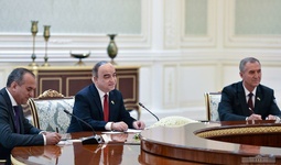 Шавкат Мирзиёев провел встречу с парламентской делегацией Таджикистана