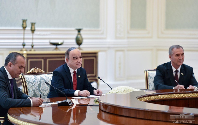 Шавкат Мирзиёев провел встречу с парламентской делегацией Таджикистана Шавкат Мирзиёев провел встречу с парламентской делегацией Таджикистана