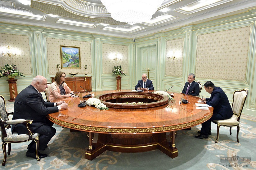 Шавкат Мирзиёев принял Сергея Лебедева Шавкат Мирзиёев принял Сергея Лебедева