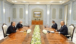 Президент Шавкат Мирзиёев Туркия ташқи ишлар вазири Мавлуд Чавушўғлини қабул қилди