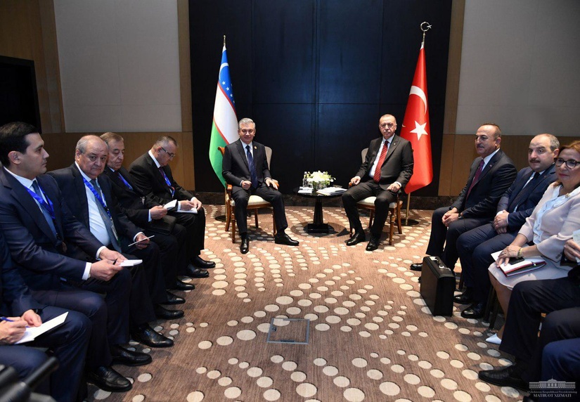 В Баку состоялась встреча Шавката Мирзиёева и Реджепа Тайипа Эрдогана