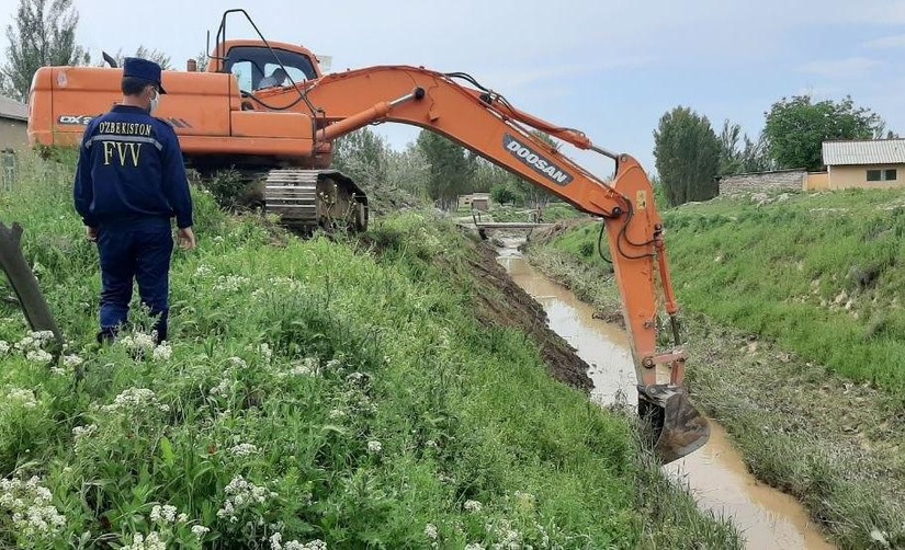 ФВВ: Зарарланган ҳудудларда тўпланган 70 та уй ҳайвони кўмилди ФВВ: Зарарланган ҳудудларда тўпланган 70 та уй ҳайвони кўмилди