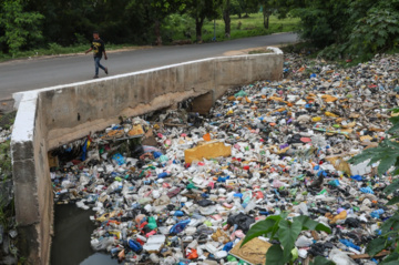 Мировой избыток пластика к 2040 году резко ухудшится