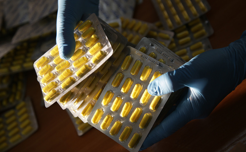 Депутаты одобрили поправки, разрешающие ввоз лекарств без регистрации на случай эпидемии