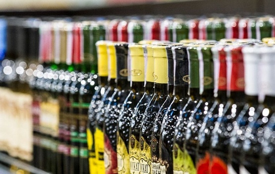 Алкоголь маҳсулотлари билан чакана савдо қилиш учун гувоҳнома чекланмаган муддатга берилади Алкоголь маҳсулотлари билан чакана савдо қилиш учун гувоҳнома чекланмаган муддатга берилади