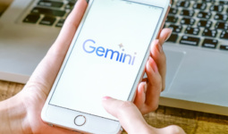 Apple ведет переговоры о том, чтобы интегрировать искусственный интеллект Google Gemini в следующие iPhone