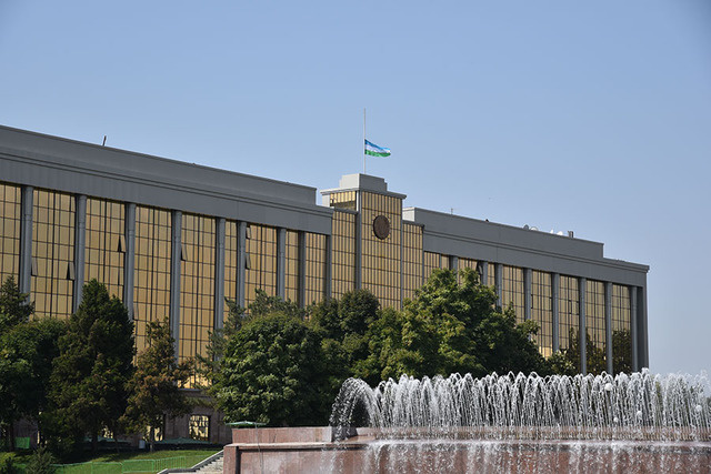 Vazirlar Mahkamasida yangilangan ijro etuvchi tuzilma tasdiqlandi Vazirlar Mahkamasida yangilangan ijro etuvchi tuzilma tasdiqlandi