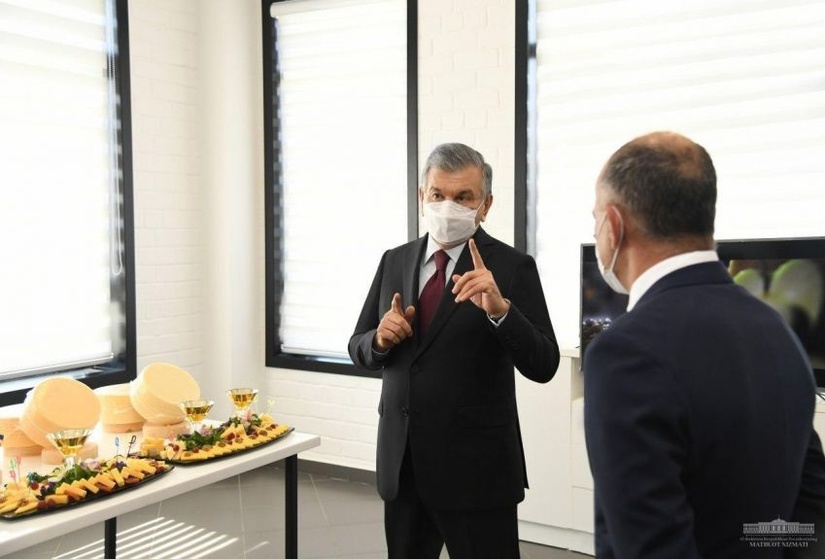 Prezident Shveysariya bilan hamkorlikda ochilgan yangi korxonani borib ko‘rdi (foto) Prezident Shveysariya bilan hamkorlikda ochilgan yangi korxonani borib ko‘rdi (foto)
