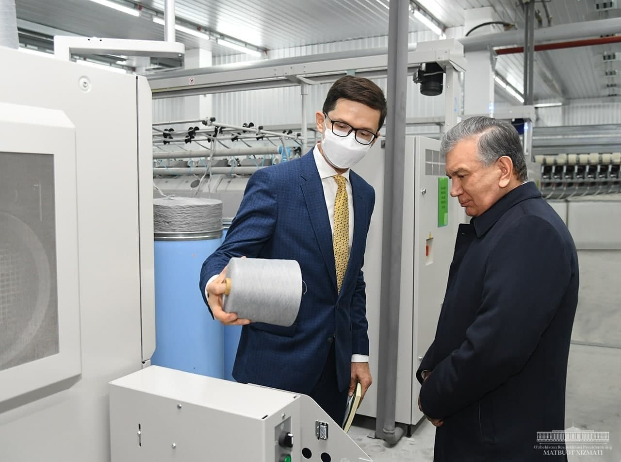 Porno sport ayollar boks Ikki kishi uchun bitta ruscha xususiy