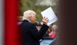 Trump Is Driving Off Investors and Threatening the Dollar’s Reign