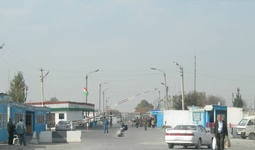Узбекистан в разы снизил ставки страховых пошлин на въезд авто из Таджикистана
