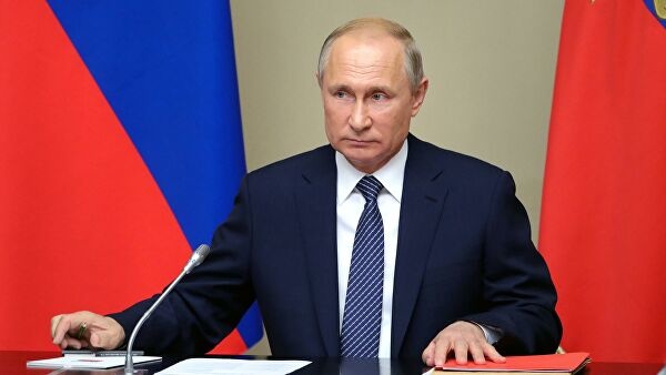 Владимир Путин упростил получение гражданства России для мигрантов