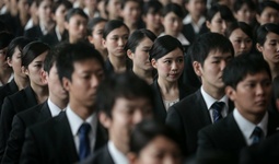 Japan’s Young Workers Head Abroad as Huge Wage Gap Persists