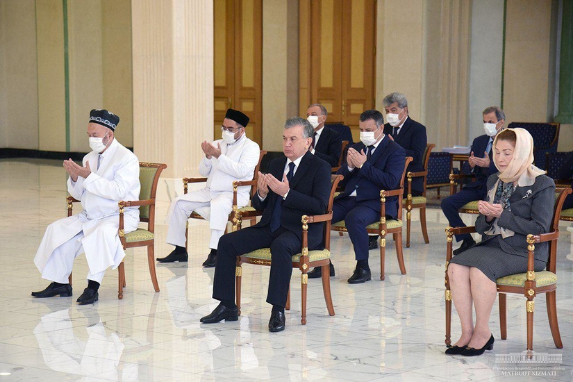 Shavkat Mirziyoyev va Tatyana Karimova Birinchi Prezidentning yorqin xotirasiga hurmat bajo keltirdi (foto)