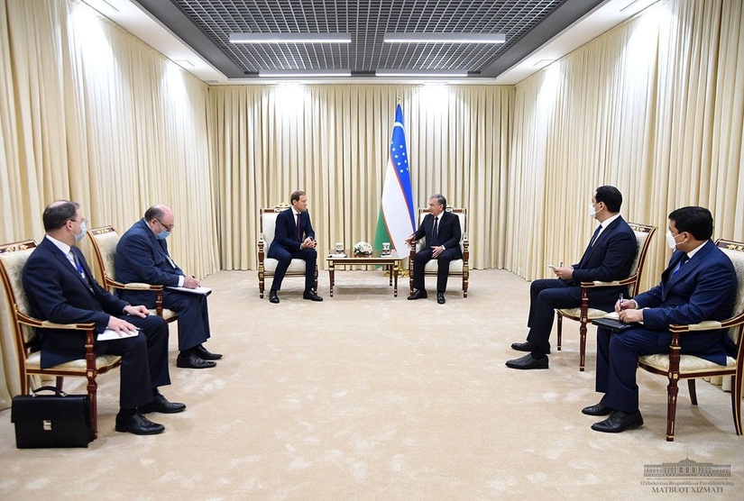 Shavkat Mirziyoyev Rossiya Federatsiyasi sanoat va savdo vaziri Denis Manturovni qabul qildi Shavkat Mirziyoyev Rossiya Federatsiyasi sanoat va savdo vaziri Denis Manturovni qabul qildi