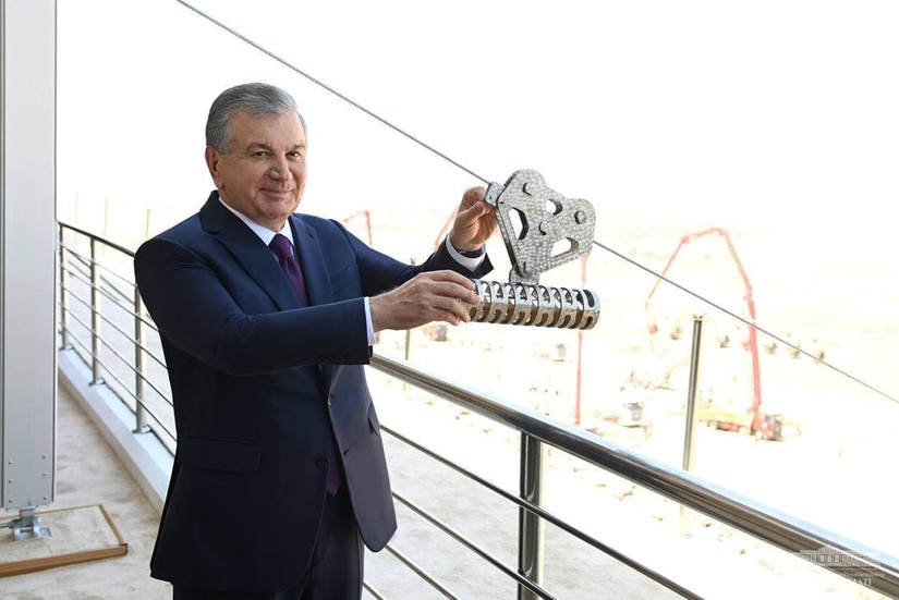 Shavkat Mirziyoyev OKMK 3-mis boyitish fabrikasi qurilishiga tamal toshi qo‘ydi (+foto) Shavkat Mirziyoyev OKMK 3-mis boyitish fabrikasi qurilishiga tamal toshi qo‘ydi (+foto)