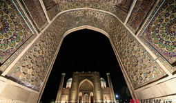В период туристского сезона комплекс «Регистан» будет работать до полуночи