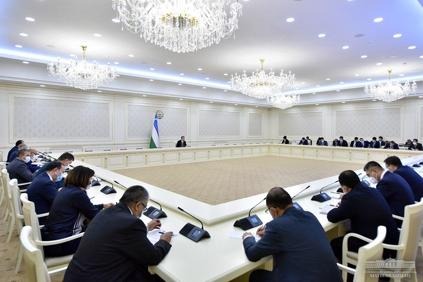 Президент Узбекистана поручил изучить возможность вакцинации населения от коронавируса