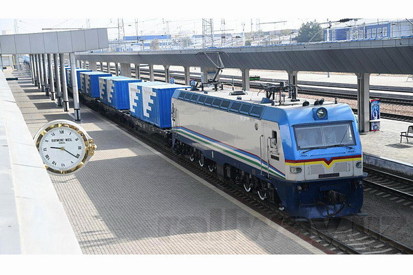 Туркистон-Чимкент-Тошкент тезюрар темир йўли қурилади Туркистон-Чимкент-Тошкент тезюрар темир йўли қурилади