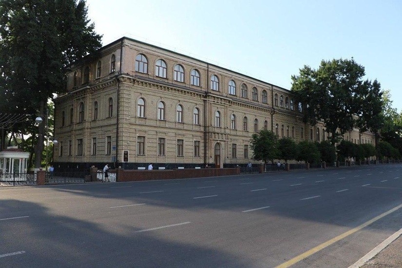 Во сколько обходится обучение одного студента в Ташкентском государственном юридическом университете? Во сколько обходится обучение одного студента в Ташкентском государственном юридическом университете?