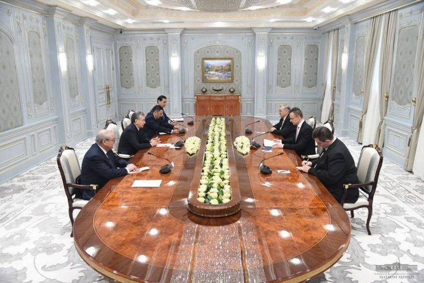 Шавкат Мирзиёев принял министра иностранных дел и торговли Венгрии Петера Сийярто Шавкат Мирзиёев принял министра иностранных дел и торговли Венгрии Петера Сийярто