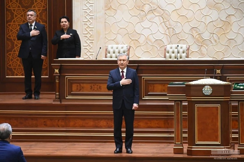 Shavkat Mirziyoyev O‘zbekiston Prezidenti sifatida qasamyod qildi
